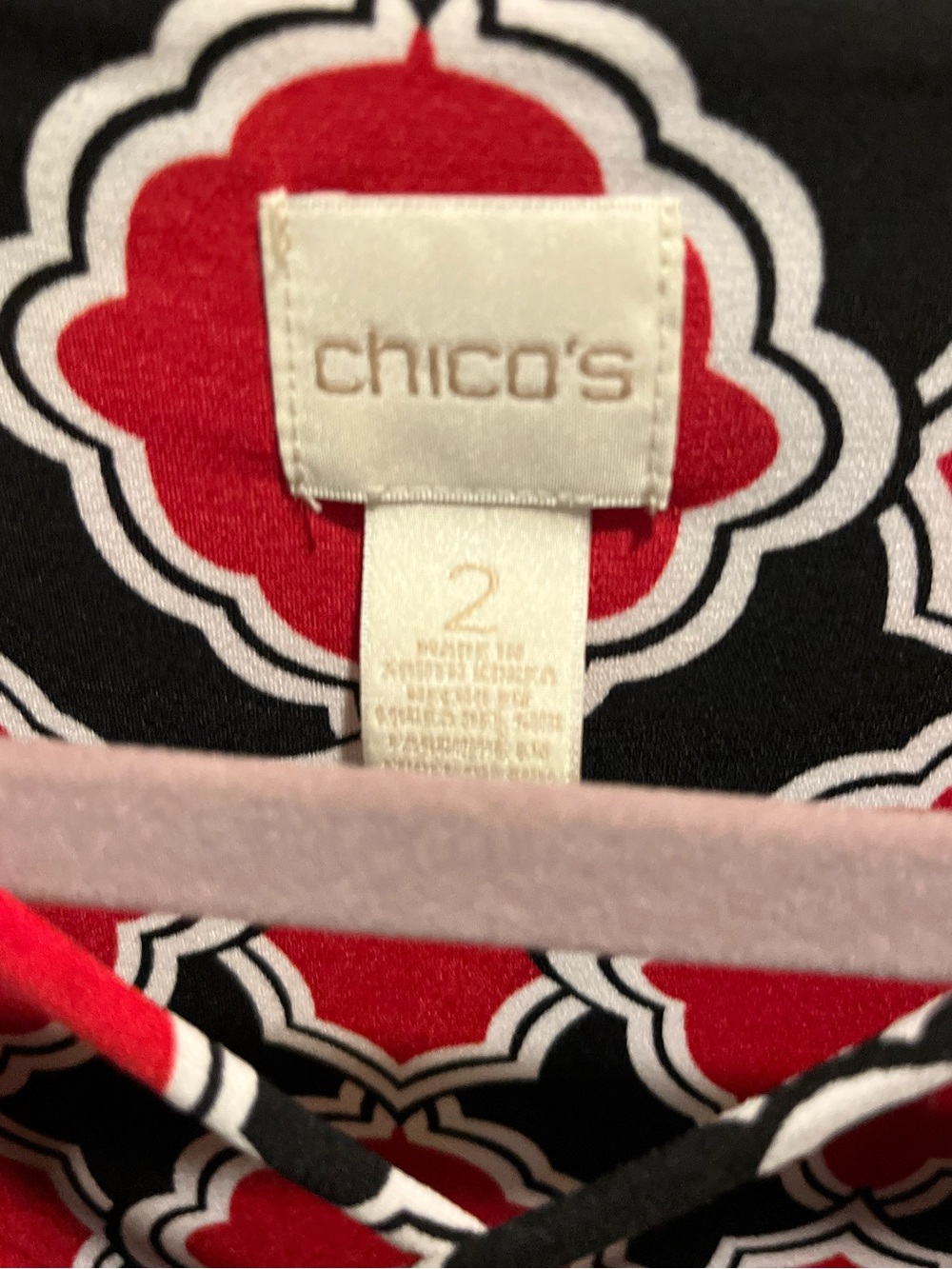 30. WOMENS CHICO’S 2/L DETAIL TOP - Picture 3 of 6